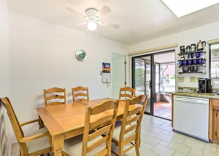 < 1 Mi To Golf: W/ Screened Porch In Sun