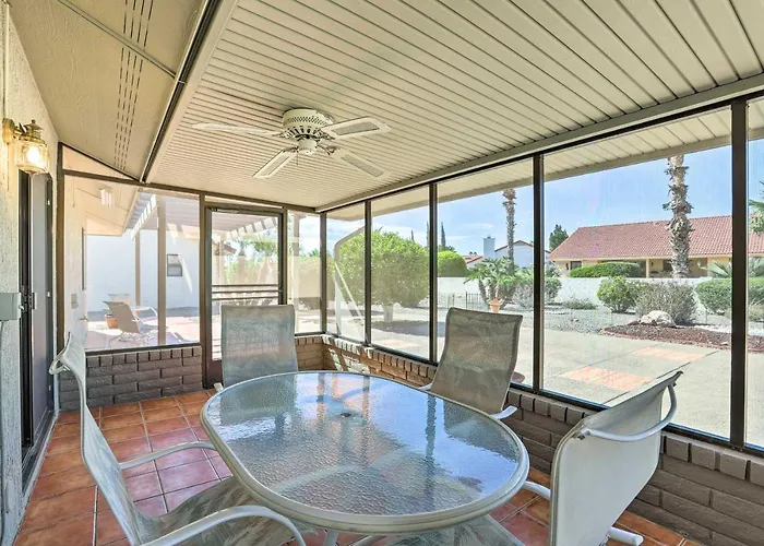 < 1 Mi To Golf: W/ Screened Porch In Sun