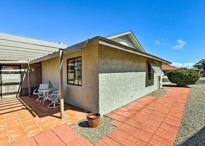 < 1 Mi To Golf: W/ Screened Porch In Sun Holiday home