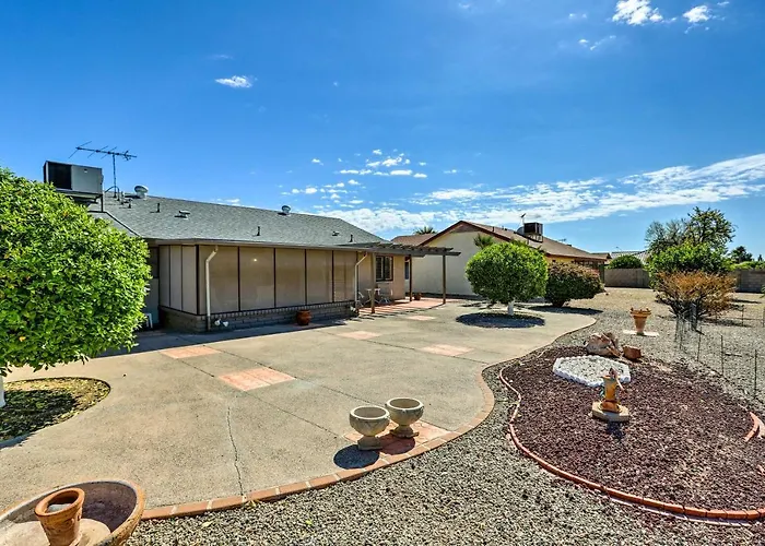 < 1 Mi To Golf: W/ Screened Porch In Sun Holiday home